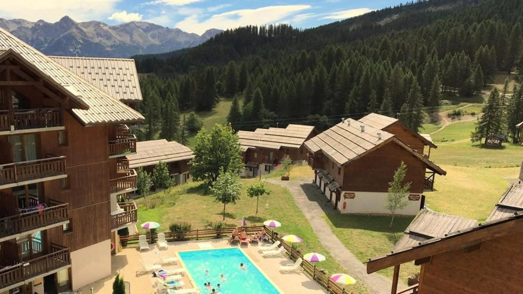 Residence Parc Aux Etoiles - Parc Aux Etoiles -Ch07- Avec Piscine Et Sauna-Chalet Dup Mae-2214 0*, Narreyroux France